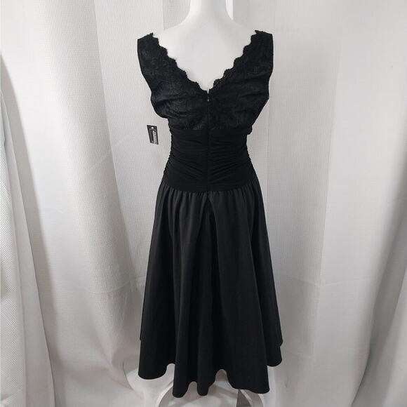 NWT! JESSICA HOWARD! LUXE BLACK LACE BODICE, FULL SKIRT MAXI DRESS! SZ 10 - Picture 5 of 9